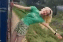 Clip "cô gái suýt mất mạng vì quay video sống ảo" nổi bật tuần qua