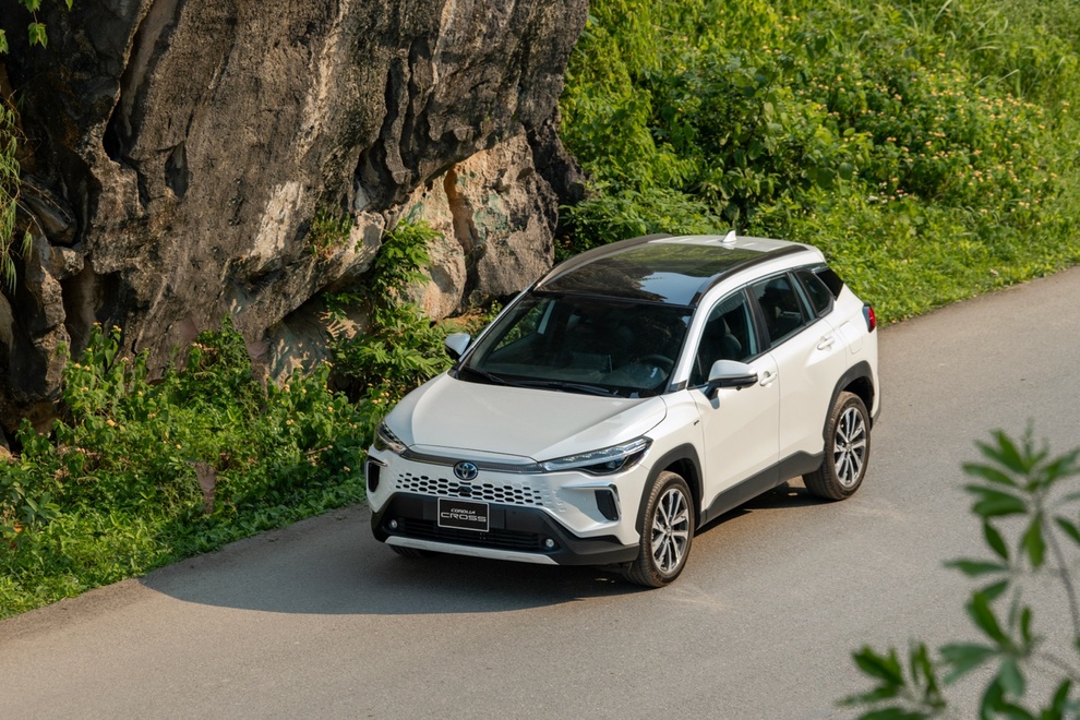 Toyota Corolla Cross ghi nhận doanh số vượt trội, giá bán và hậu mãi ngày càng hấp dẫn - 1