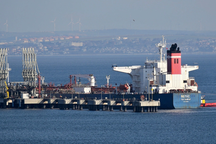 10 triệu thùng dầu Nga bị kẹt trên biển