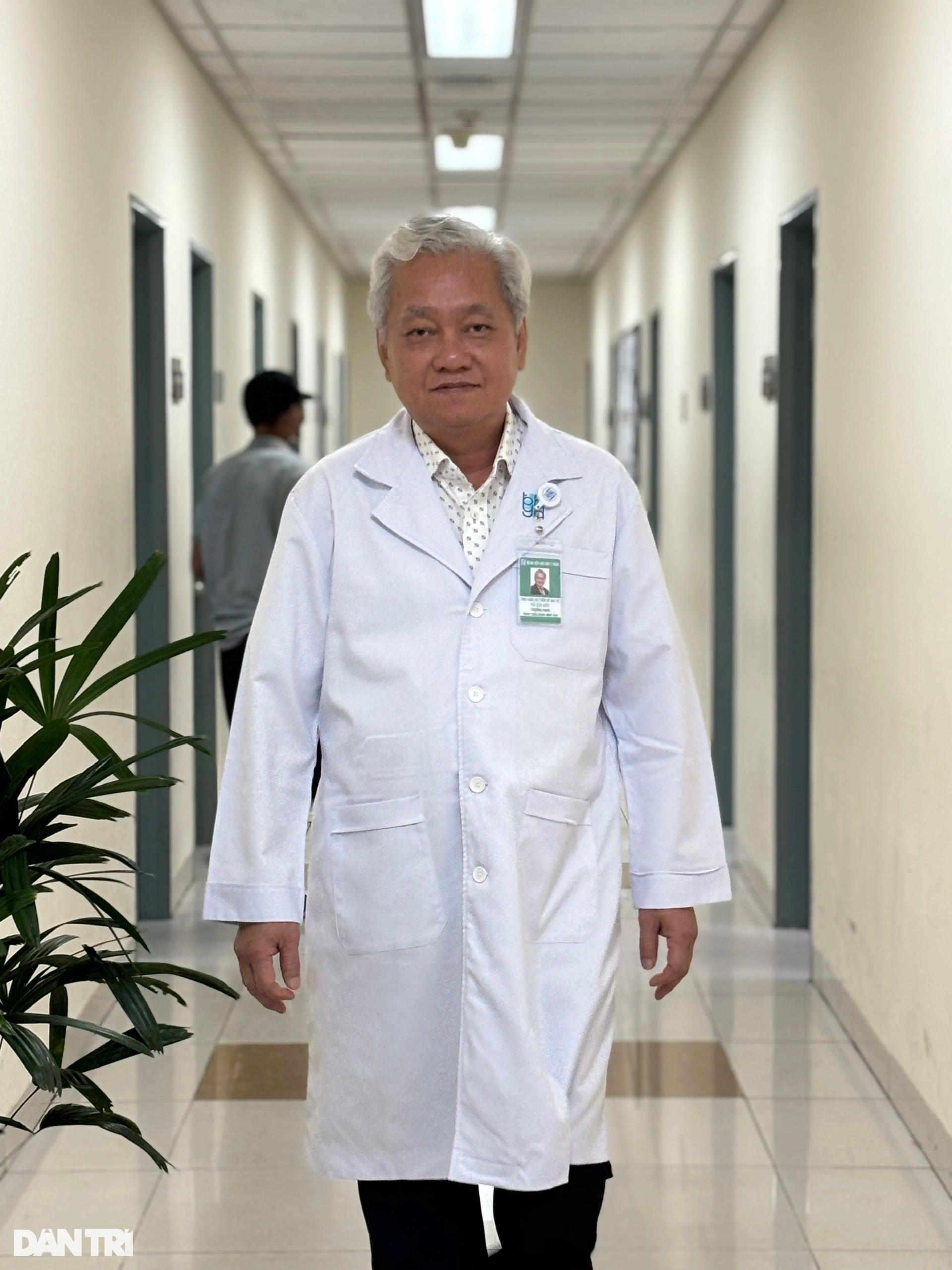 Tân Phó giáo sư y khoa tuổi 60 và nỗi lo bác sĩ bị trói mình vào máy móc - 10 Tân Phó giáo sư y khoa tuổi 60 và nỗi lo bác sĩ bị trói mình vào máy móc - 10