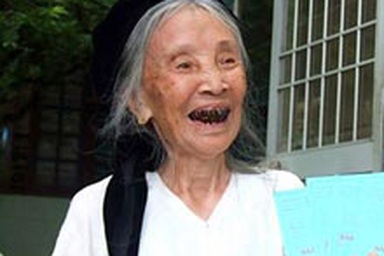 “Bà muốn bầu thêm hai lần nữa...” 