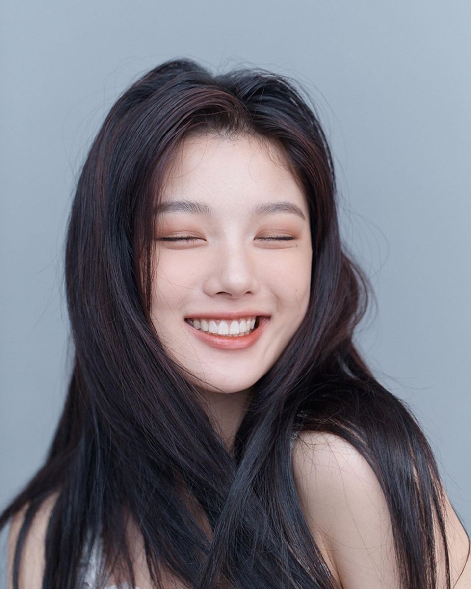 “Em gái quốc dân” Kim Yoo Jung đẹp rực rỡ và tự nhiên - 7 “Em gái quốc dân” Kim Yoo Jung đẹp rực rỡ và tự nhiên - 7