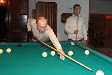 Bộ đôi quyền lực Nga đấu bi-a