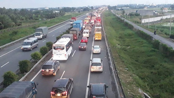 Doanh nghiệp vận tải đề xuất kéo dài thời gian giảm phí đường bộ - Ảnh 1. Doanh nghiệp vận tải đề xuất kéo dài thời gian giảm phí đường bộ - Ảnh 1.