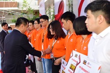 Nhiều học sinh lớp 12 chọn "săn" học bổng sớm để giảm áp lực thi cử