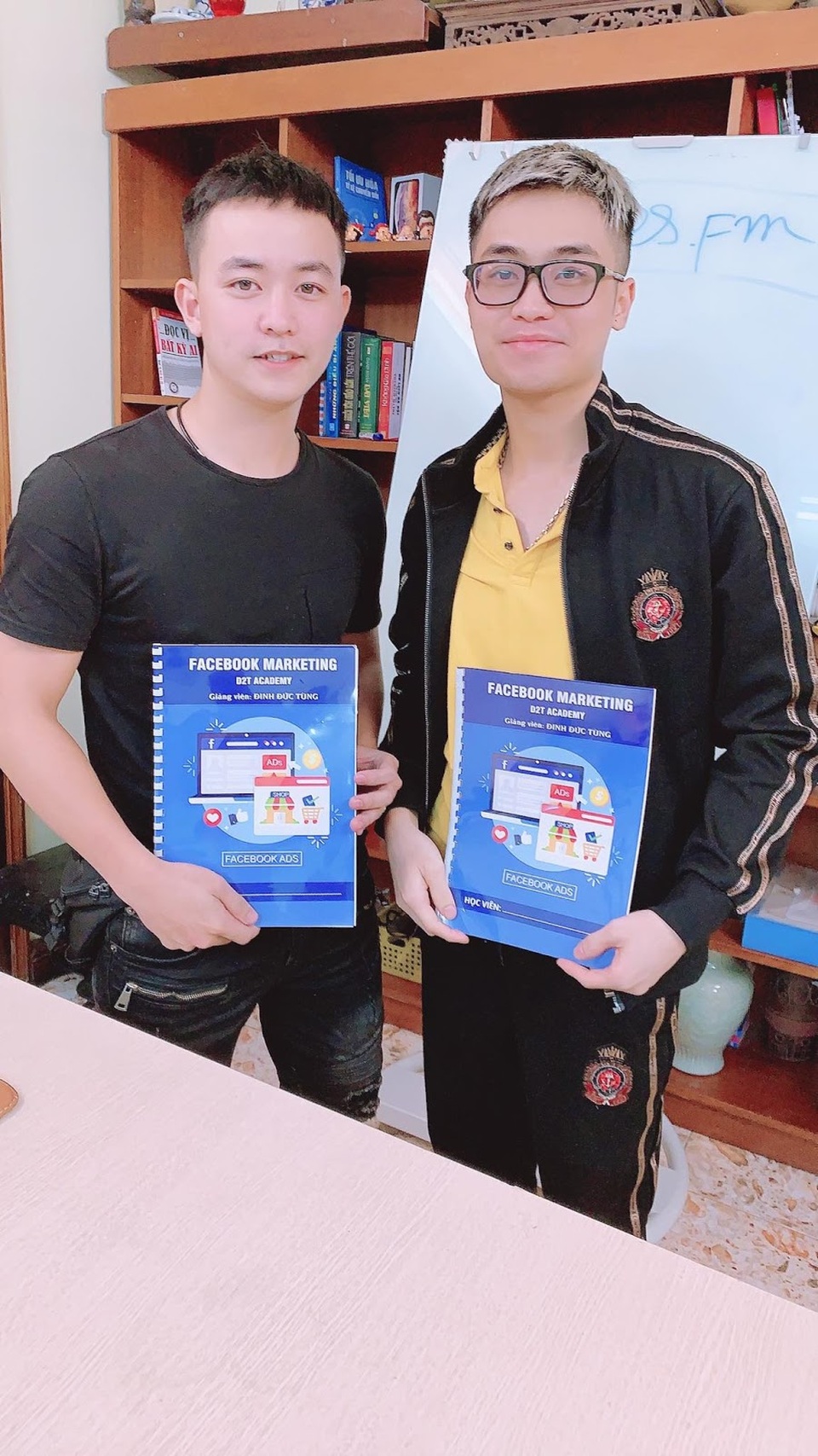 Đột nhập lớp học “thực chiến facebook” của thầy giáo 9x, cần chuẩn bị gì cho xu hướng bán hàng tiếp tục hot trong 2020? - 4 Đột nhập lớp học “thực chiến facebook” của thầy giáo 9x, cần chuẩn bị gì cho xu hướng bán hàng tiếp tục hot trong 2020? - 4