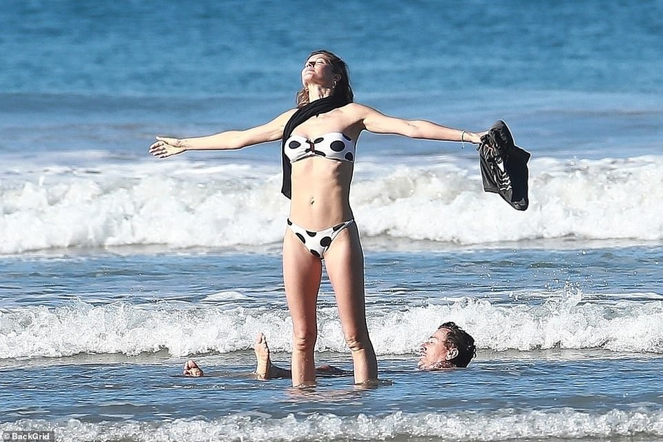 Gisele Bundchen tận hưởng kỳ nghỉ tại Costa Rica - 2 Gisele Bundchen tận hưởng kỳ nghỉ tại Costa Rica - 2