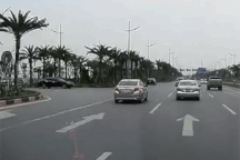 Suýt "hạ đo ván" xe ngược chiều vì quay đầu xe bất cẩn