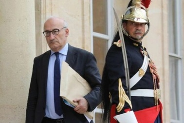 Pháp nói Australia "trẻ con" khi giấu thỏa thuận tàu ngầm tỷ USD với Mỹ