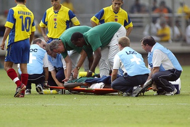 5 ngôi sao bóng đá lừng danh qua đời thương tâm vì đột quỵ