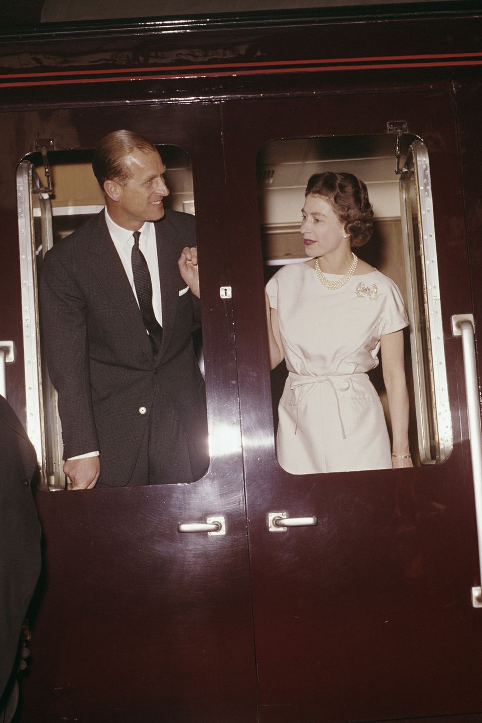 Nữ hoàng Elizabeth II và Hoàng thân Philip: Những khoảnh khắc đẹp nhất - 10 Nữ hoàng Elizabeth II và Hoàng thân Philip: Những khoảnh khắc đẹp nhất - 10
