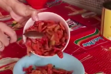 "Mỳ tử thần" khiến thực khách "bị điếc" tạm thời trong vài phút