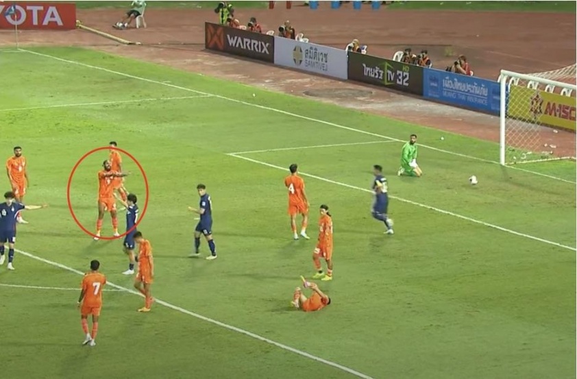 Thái Lan gây tranh cãi khi giành chiến thắng thiếu fair-play - 2