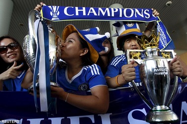 CĐV Thái Lan tưng bừng đón tiếp Chelsea