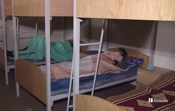 Nữ BTV thời sự Thu Hà tiết lộ hậu trường ăn ngủ tại đài suốt nhiều ngày của các đồng nghiệp: Ngủ giường tầng, ăn bánh mì uống nước lọc để làm việc - Ảnh 5. Nữ BTV thời sự Thu Hà tiết lộ hậu trường ăn ngủ tại đài suốt nhiều ngày của các đồng nghiệp: Ngủ giường tầng, ăn bánh mì uống nước lọc để làm việc - Ảnh 5.