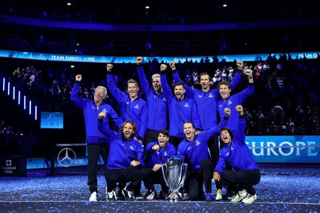 Alcaraz tỏa sáng giúp đội tuyển châu Âu giành Laver Cup 2024 - 1 Alcaraz tỏa sáng giúp đội tuyển châu Âu giành Laver Cup 2024 - 1