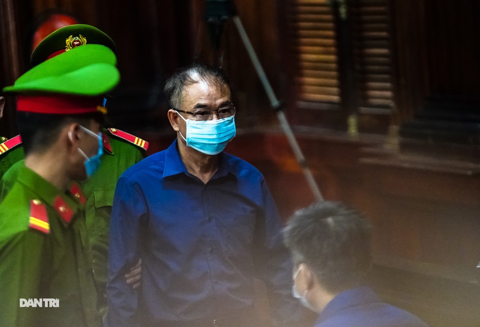 Nguyên Giám đốc Sở Tài chính TPHCM khai gì trước khi trốn truy nã? - 1 Nguyên Giám đốc Sở Tài chính TPHCM khai gì trước khi trốn truy nã? - 1