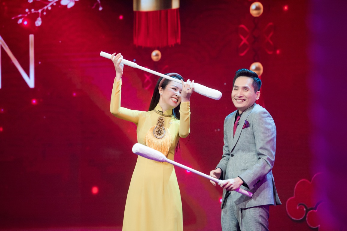 Á hậu Thụy Vân cầu cứu NTK Đức Vincie giữa đêm - 3 Á hậu Thụy Vân cầu cứu NTK Đức Vincie giữa đêm - 3