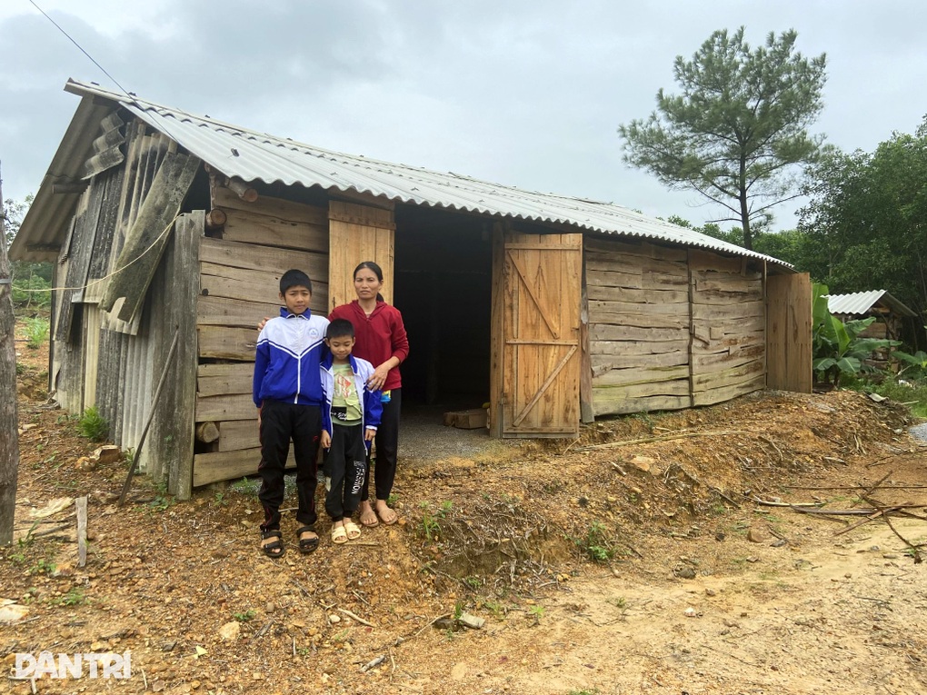 Niềm vui lớn đến với gia đình người phụ nữ khốn khổ ngày giáp Tết - 1 Niềm vui lớn đến với gia đình người phụ nữ khốn khổ ngày giáp Tết - 1