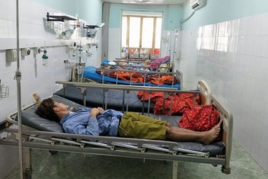 3 thanh niên cấp cứu sau khi được mời hút thuốc