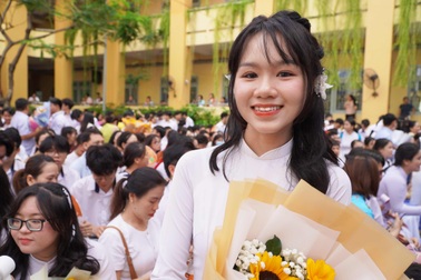 Đề và đáp án môn ngữ văn, toán thi lớp 10 Hưng Yên năm 2025