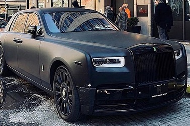Ngôi sao nhạc Rap bán xe Rolls-Royce gây quỹ ủng hộ nạn nhân Covid-19