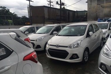 Giá giảm mạnh, "xế hộp" về Việt Nam tăng gấp 7 lần năm ngoái