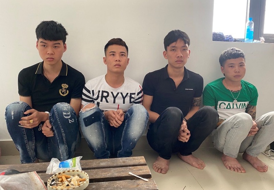 Giả danh nhân viên ngân hàng, lừa đảo gần 2 tỷ đồng - 1 Giả danh nhân viên ngân hàng, lừa đảo gần 2 tỷ đồng - 1