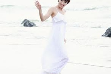 Tiêu Châu Như Quỳnh dạo biển cùng người yêu