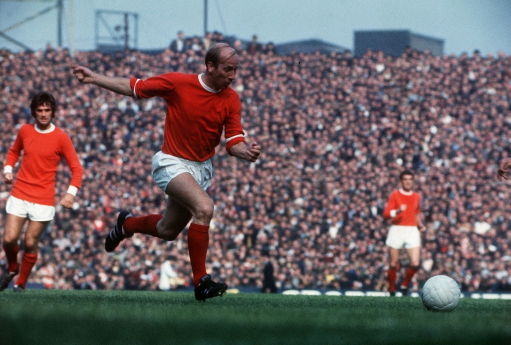Huyền thoại Man Utd Sir Bobby Charlton qua đời - 2 Huyền thoại Man Utd Sir Bobby Charlton qua đời - 2