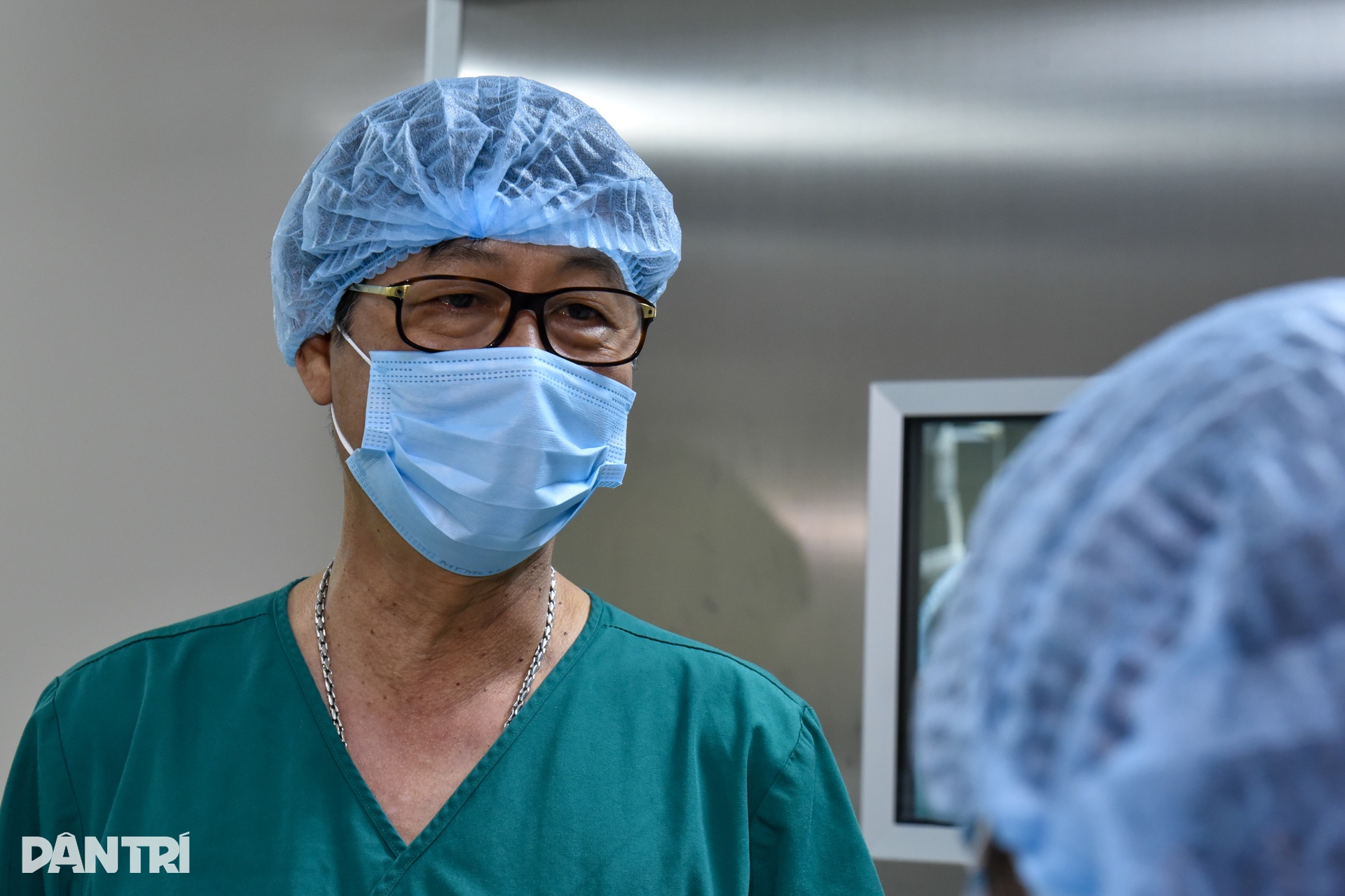 10 tiếng cân não để người đàn ông tái sinh 4 cuộc đời - 2 10 tiếng cân não để người đàn ông tái sinh 4 cuộc đời - 2