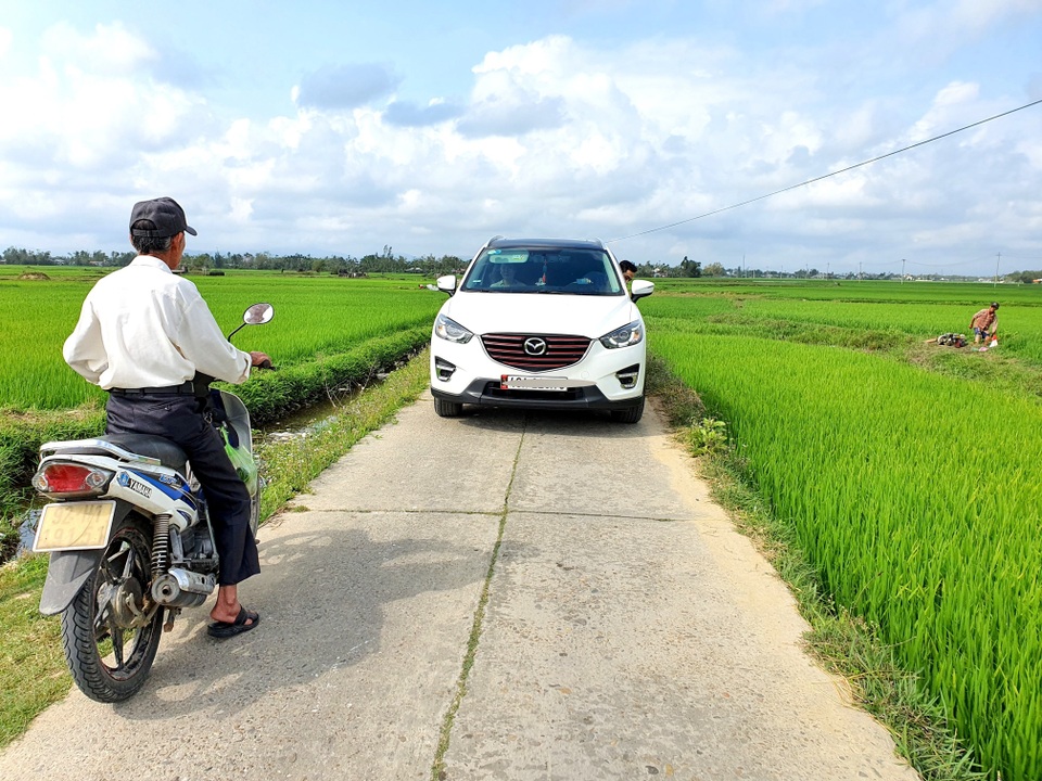 Cả xã thiết tha mong muốn được hiến đất mở đường - 2 Cả xã thiết tha mong muốn được hiến đất mở đường - 2