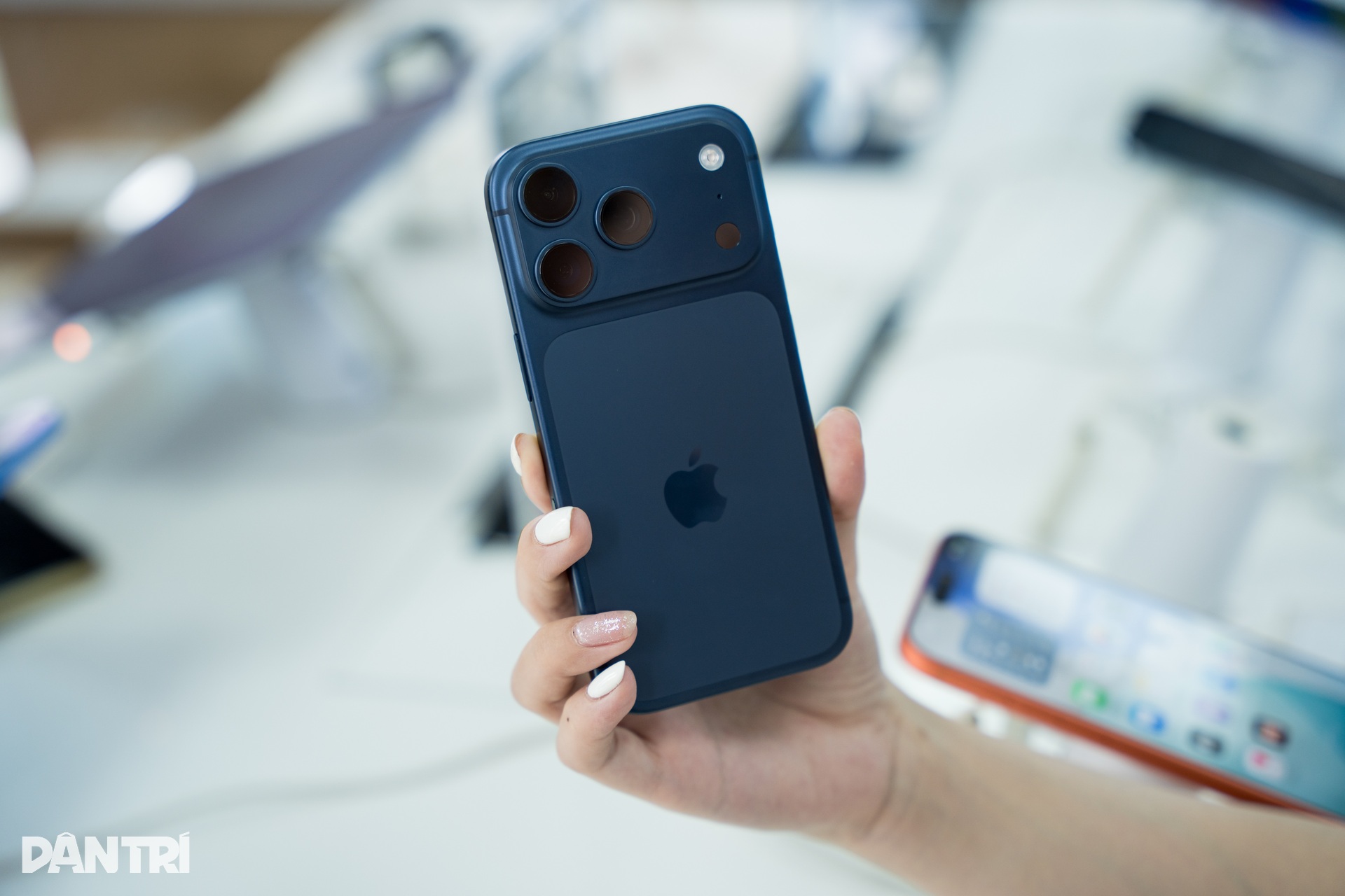 Đánh giá iPhone 17 Pro Max: Hiệu năng, pin và camera có xứng với mức giá? - 3