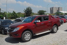 Ô tô bán tải tăng giá khủng vì thuế, phí