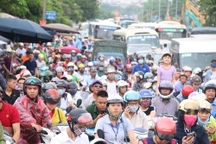 Hà Nội: Quốc lộ 6 tắc nghiêm trọng hàng km