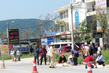 Hai mẹ con bị xe tải cán tử vong thương tâm trên đường về quê