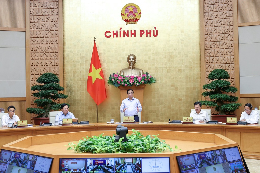Thủ tướng yêu cầu Bộ Công an có giải pháp cho hộ chiếu mẫu mới - 1 Thủ tướng yêu cầu Bộ Công an có giải pháp cho hộ chiếu mẫu mới - 1