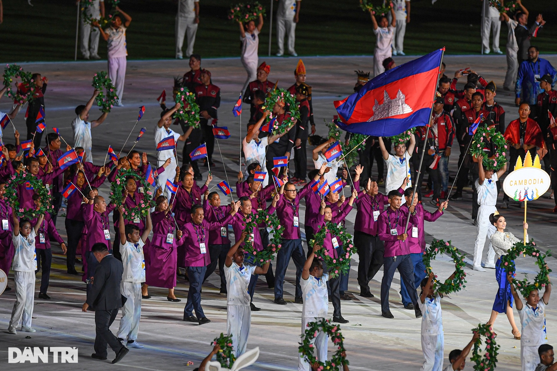 Toàn cảnh lễ khai mạc đẳng cấp, mang tầm cỡ Olympic mở màn cho SEA Games 32 - 13 Toàn cảnh lễ khai mạc đẳng cấp, mang tầm cỡ Olympic mở màn cho SEA Games 32 - 13