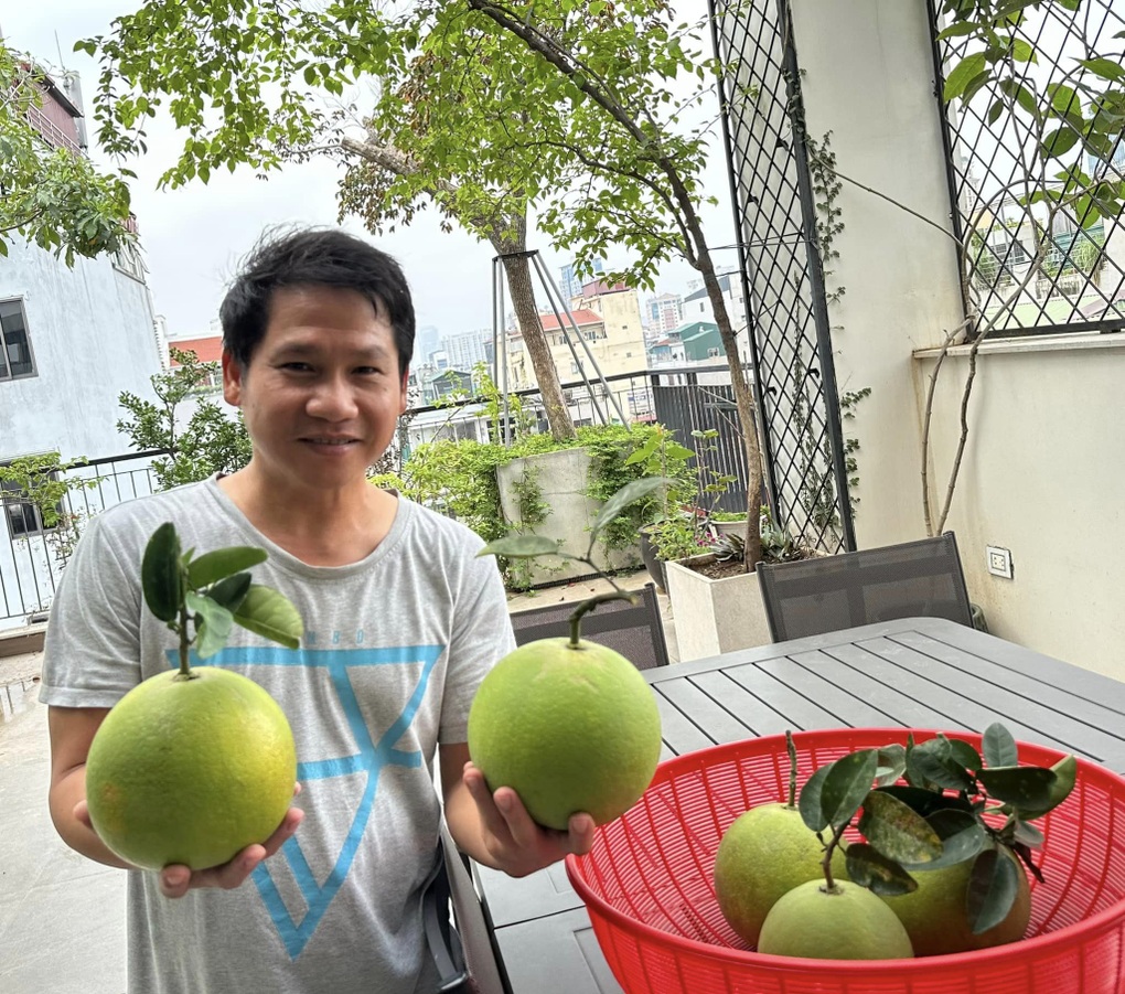 Trọng Tấn tuổi U50 : Hôn nhân viên mãn, thích trồng cây, uống trà - 9 Trọng Tấn tuổi U50 : Hôn nhân viên mãn, thích trồng cây, uống trà - 9