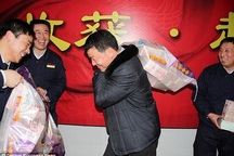 Thưởng Tết kiểu Trung Quốc 