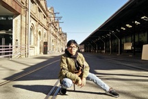 Nam sinh 17 tuổi đạp xe đi chống dịch Covid-19, đưa cơm cho người nghèo