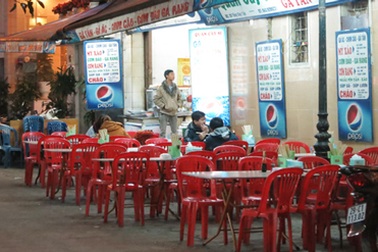 Phố Ẩm thực Hà Nội: 11 năm “cầm cự” 