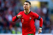 Vì sao Cristiano Ronaldo mặc áo thi đấu số 7?