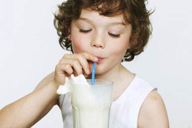 Chiến lược cung cấp đủ lượng can xi hằng ngày cho trẻ