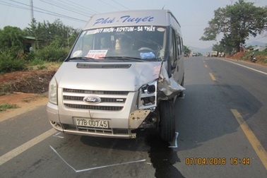 Lại xảy ra tai nạn ở “điểm đen” trên đường Hồ Chí Minh