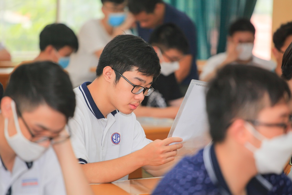 Chiều nay, hơn 7.000 thí sinh tập trung đăng ký dự kỳ thi đánh giá tư duy - 4 Chiều nay, hơn 7.000 thí sinh tập trung đăng ký dự kỳ thi đánh giá tư duy - 4