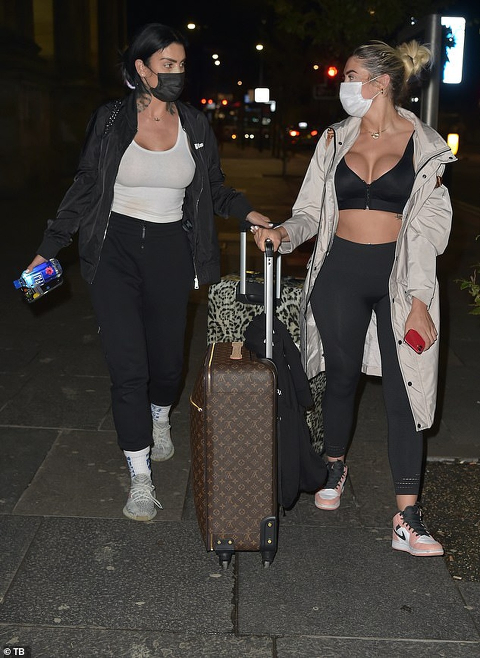 Chloe Ferry thu nhỏ vòng một - 4 Chloe Ferry thu nhỏ vòng một - 4