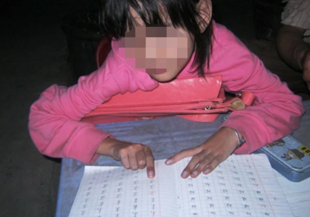 Đánh trẻ khi dạy chữ cho chừa thói cẩu thả vì còn đánh là còn... thương? - 2 Đánh trẻ khi dạy chữ cho chừa thói cẩu thả vì còn đánh là còn... thương? - 2