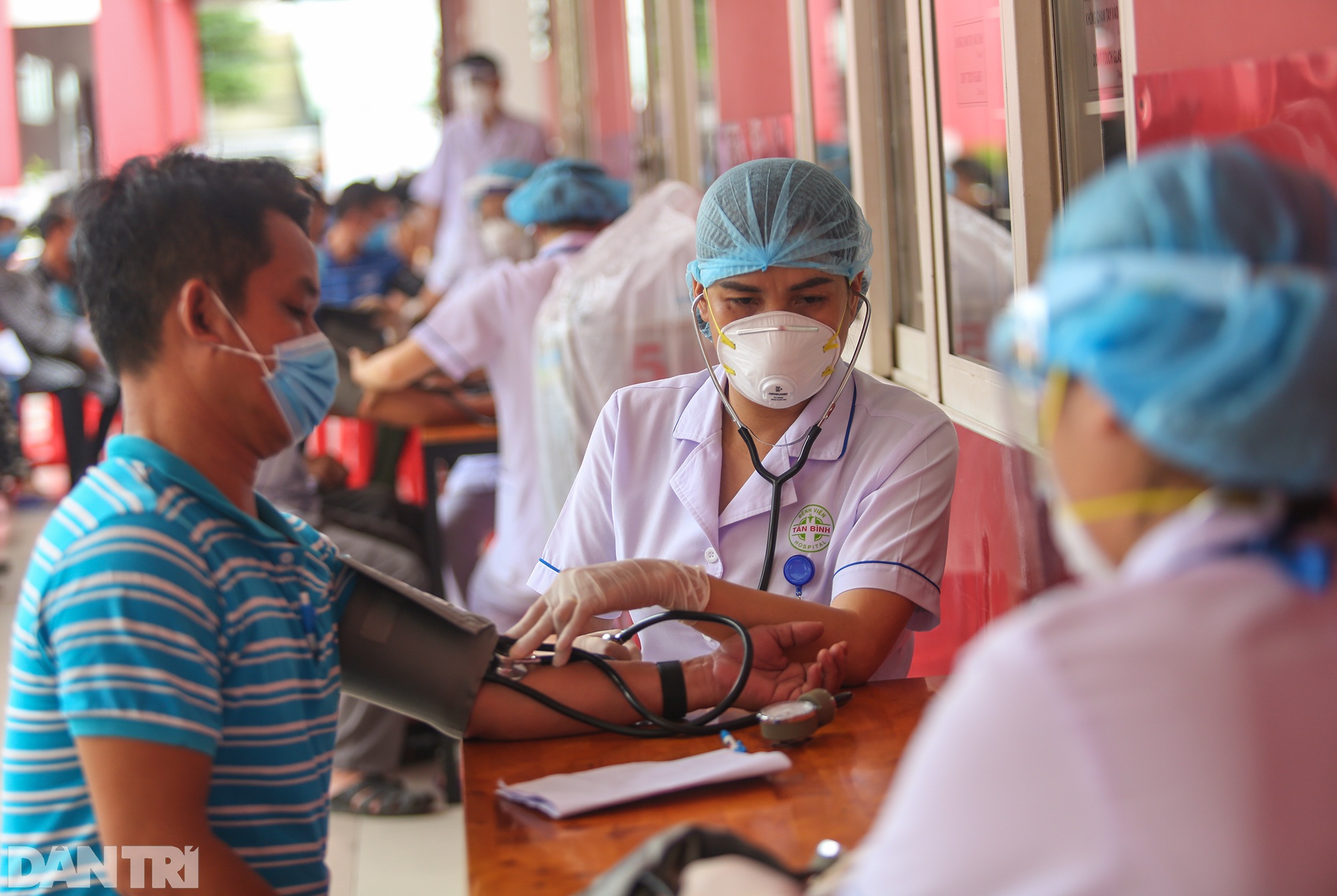 TPHCM dùng trường học, nhà thi đấu để tiêm vắc xin Covid-19 cho 1 triệu dân - 13 TPHCM dùng trường học, nhà thi đấu để tiêm vắc xin Covid-19 cho 1 triệu dân - 13