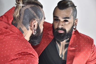 Kinh dị thú xăm tròng mắt "như đêm đen"